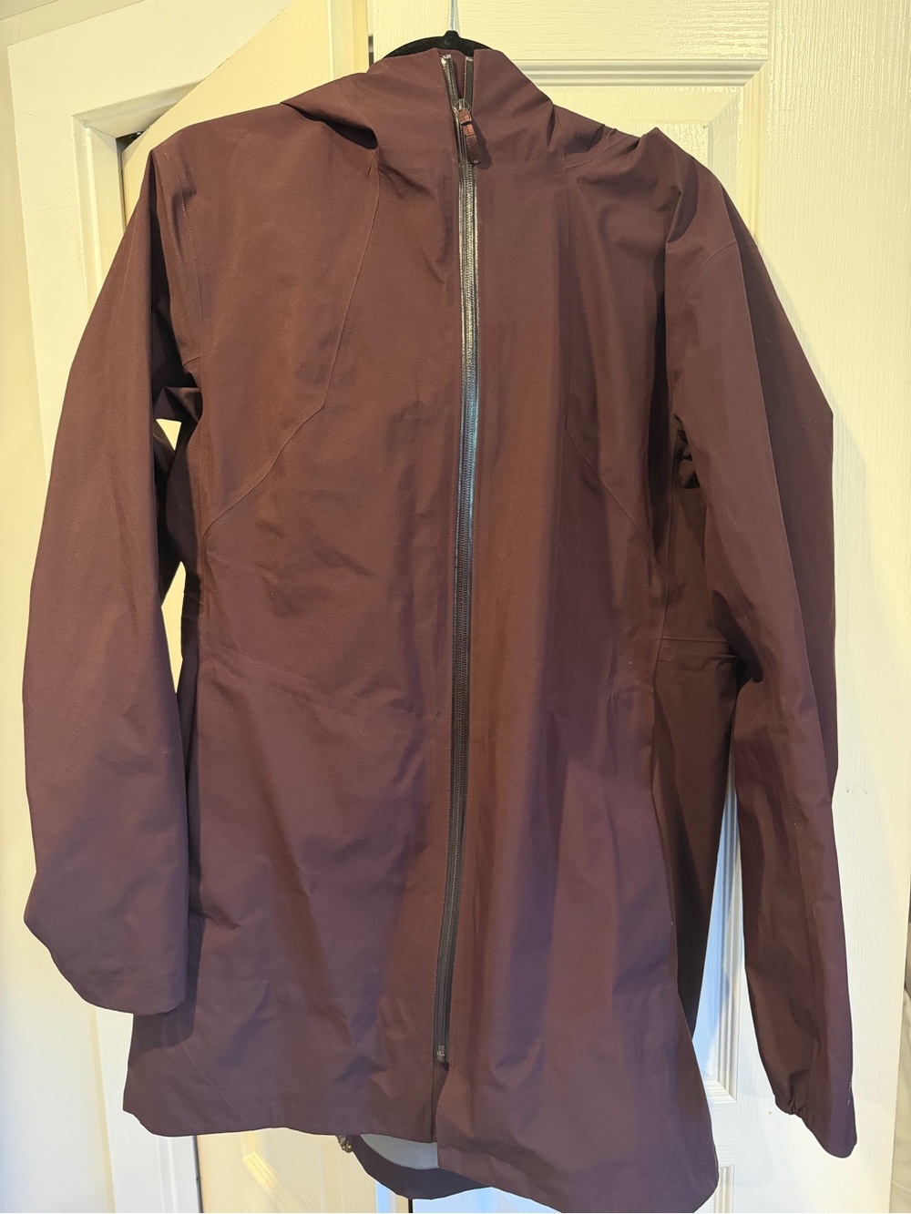 Arc'teryx Women's Waterproof Hooded Raincoat - Plum